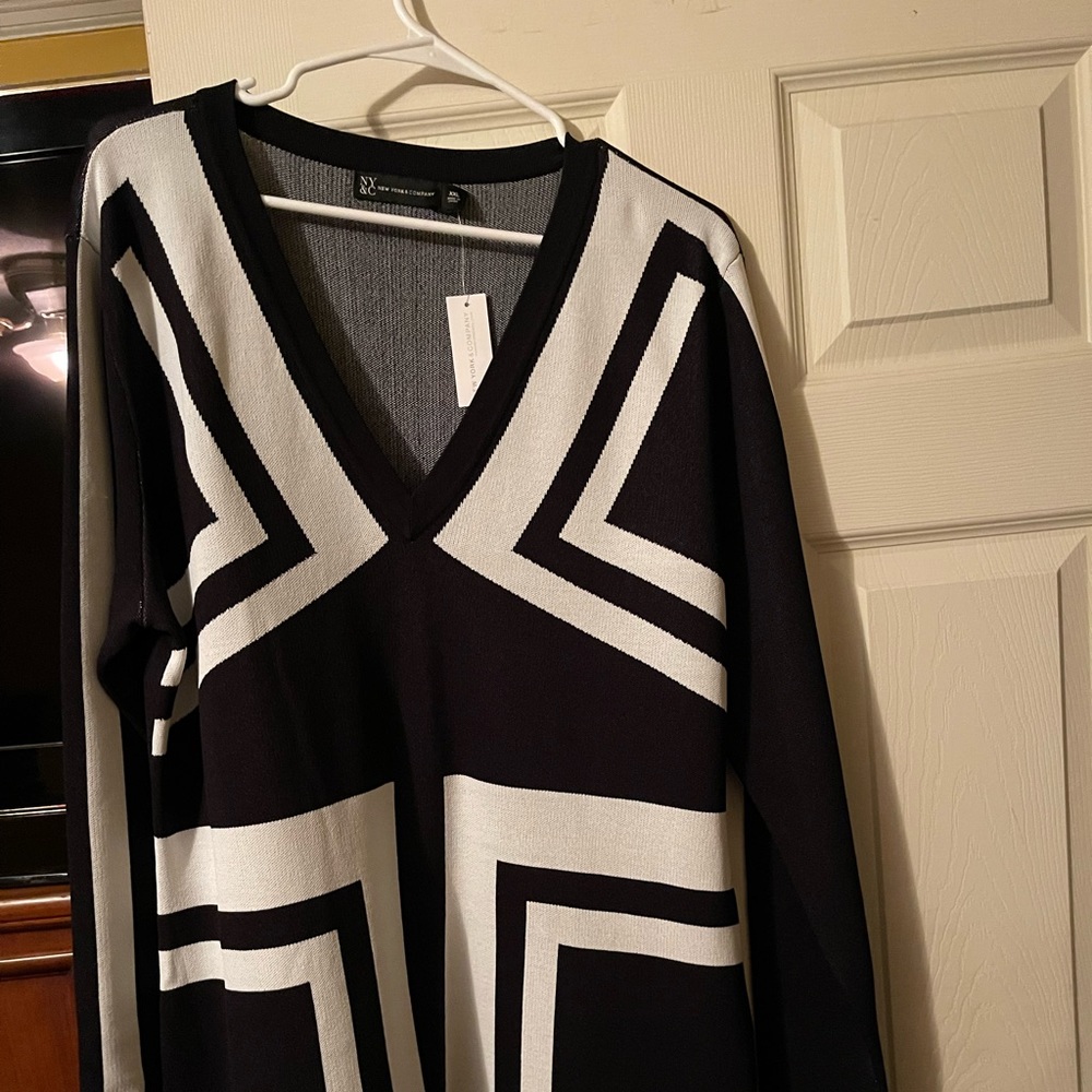 Ladies Blk & White Dress